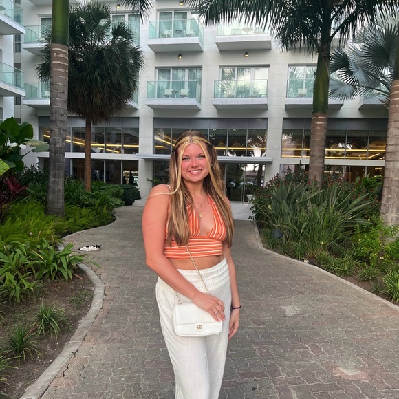 Meet your Posher, Krystle - Picture 1 of 1